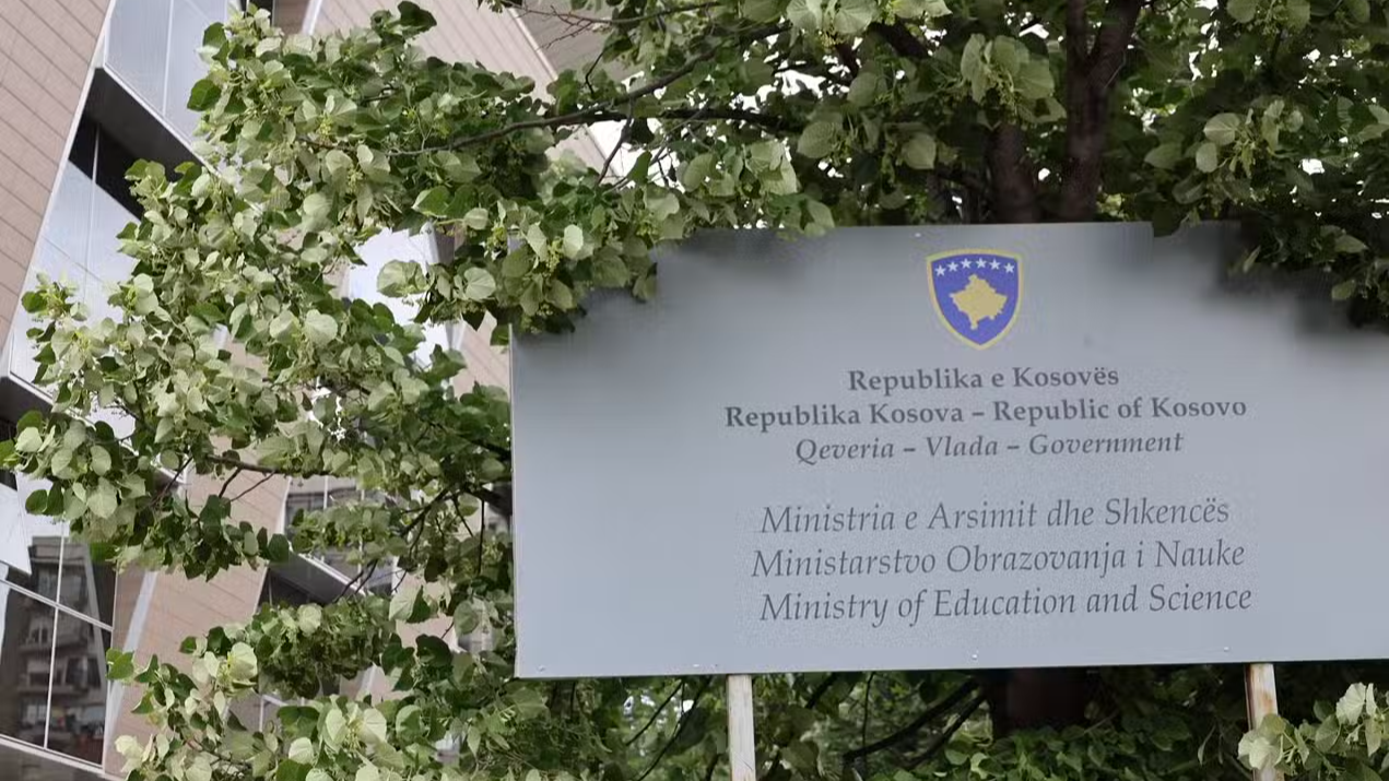 MES Opens Calls for 5 Student Scholarship Schemes