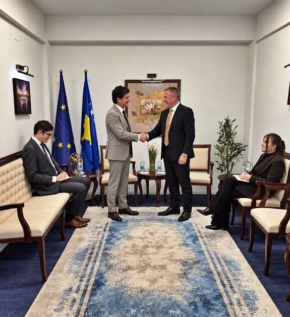 Minister Rašić with the French Ambassador on the advancement of the rights of non-majority communities and the return of displaced persons