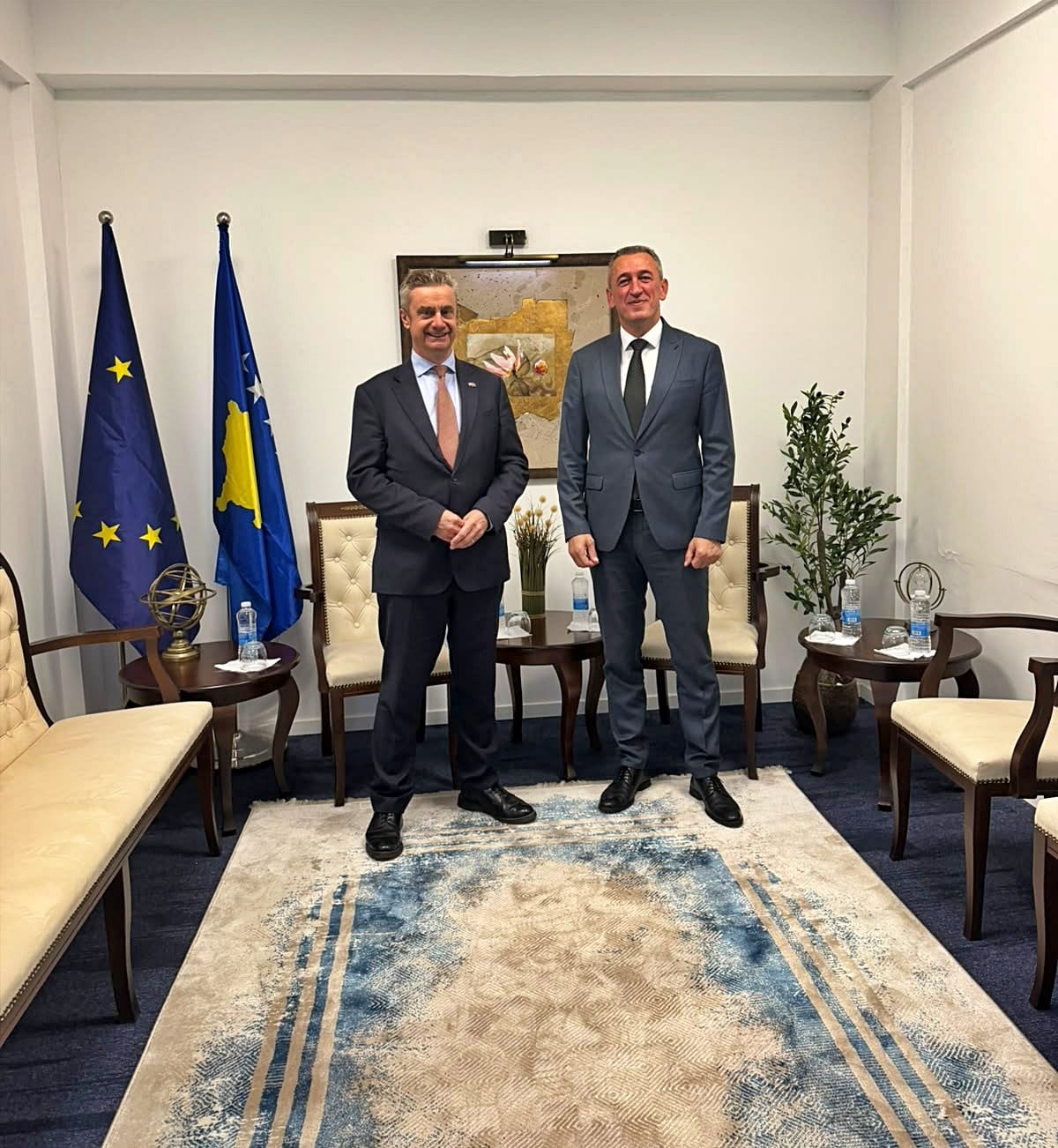 Rašić and British Ambassador Jonathan Hargreaves discuss the advancement of the position of non-majority communities and support for returnees